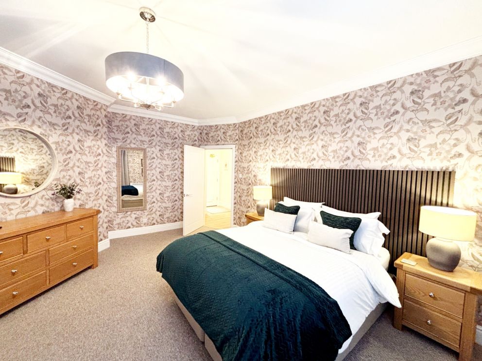 Forbes Luxury ground floor self catering apartments in Torquay. One bedroom with king sized beds.