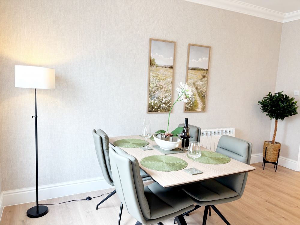 Forbes Ground Floor Suite, The Corbyn Apartments, Torquay. Luxury self catering. Dining area.