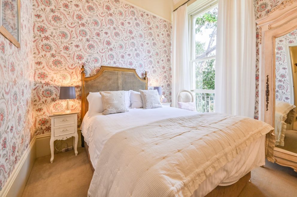 Bedroom - Apartment 2 - The Muntham Luxury Holiday Apartments in Torquay