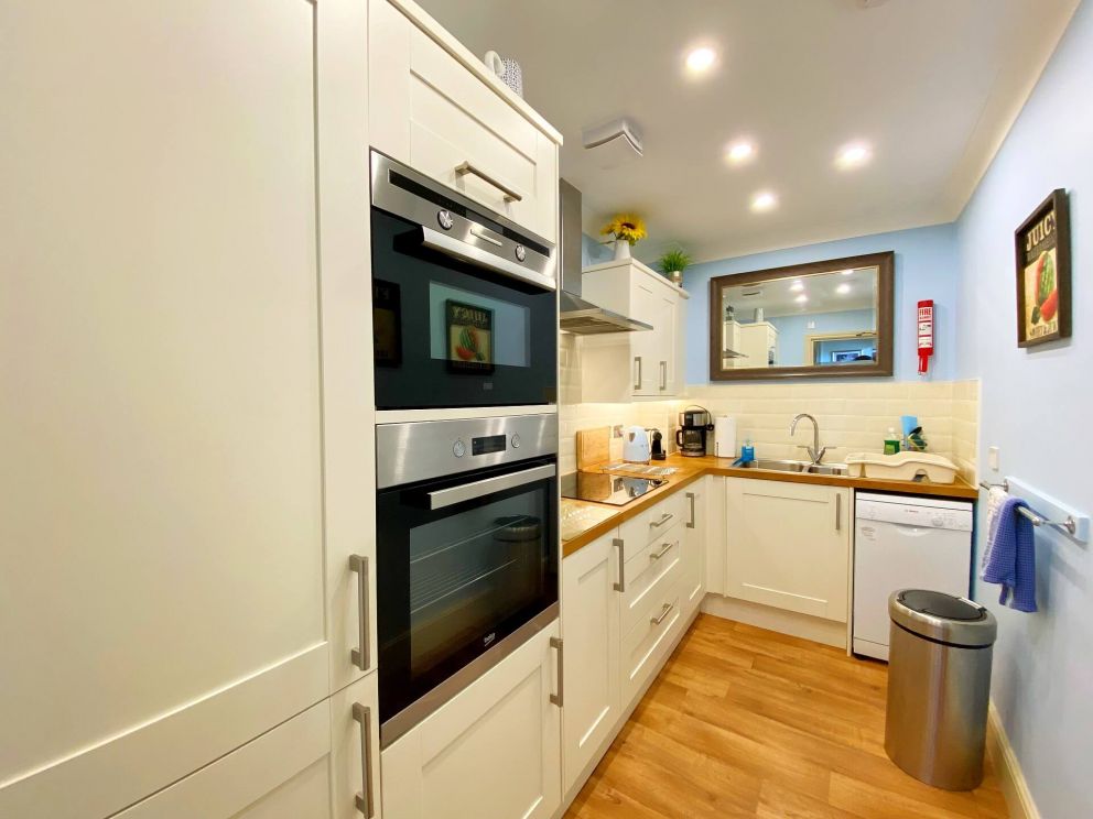 Muntham Apartment 3 - Kitchen