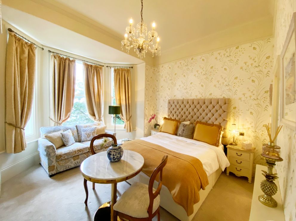 Muntham Apartment 5 - luxury studio apartment overlooking the Rose Garden at the side of the property.