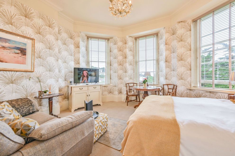 Apartment 7. Seating area and dining area. The Muntham Luxury Holiday Apartments in Torquay.