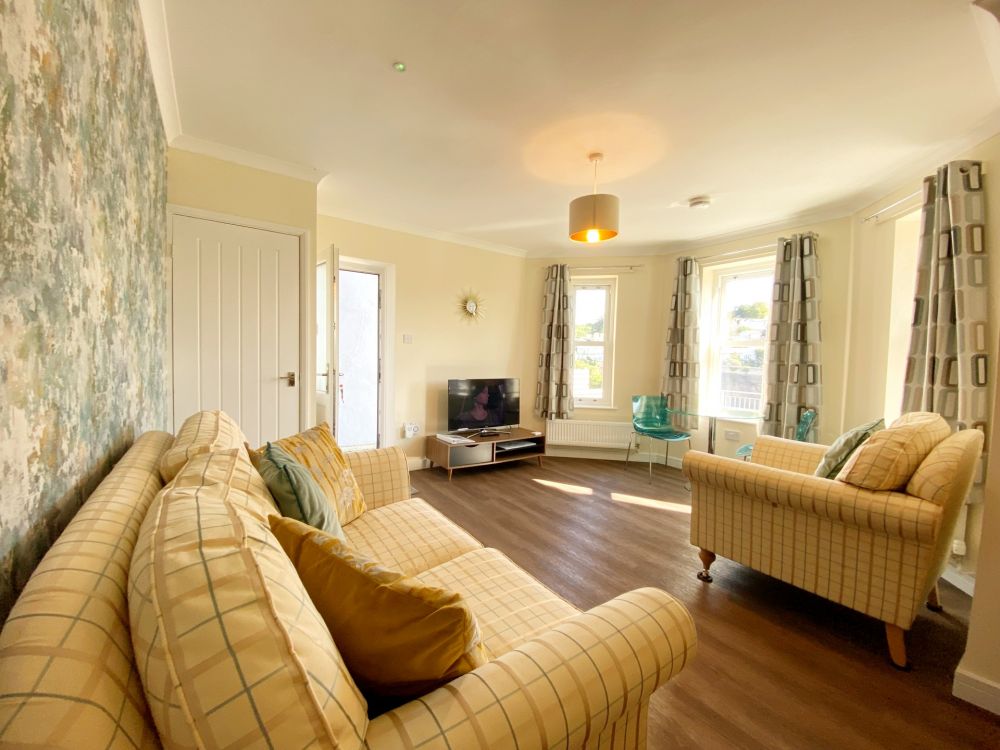 Ockendon House Holiday Apartment in Torquay - Living Room.