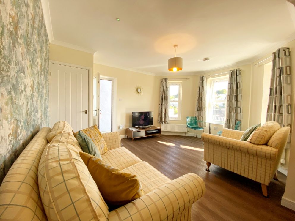 Ockendon House Holiday Apartment in Torquay - Living Room.