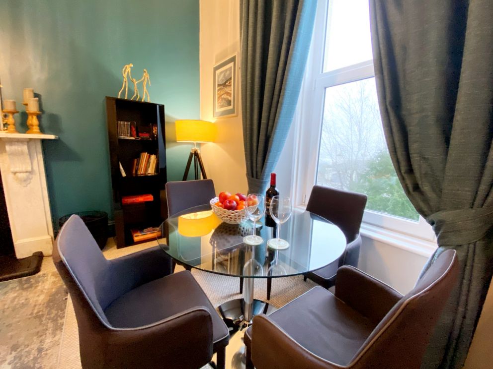 Redcliffe Apartment A, Torquay - Dining area over looking the garden.