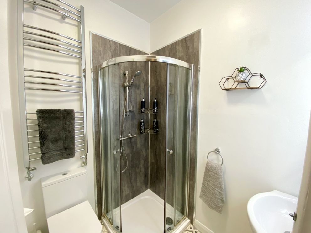 Bathroom with shower - Apartment B, Redcliffe Apartments, Torquay.