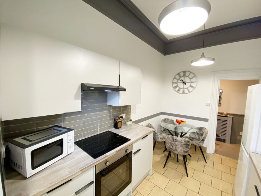 Kitchen with dining area - Apartment B, Redcliffe Apartments, Torquay