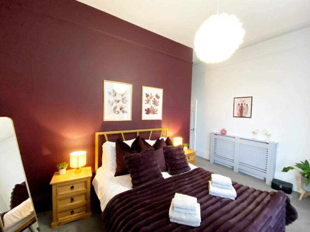 Main bedroom - Apartment B, Redcliffe Apartments, Torquay on The English Riviera.