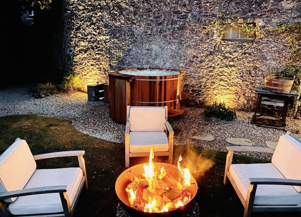 St Anne's Manor Luxury Holiday Rental in Torquay - Hot Tub