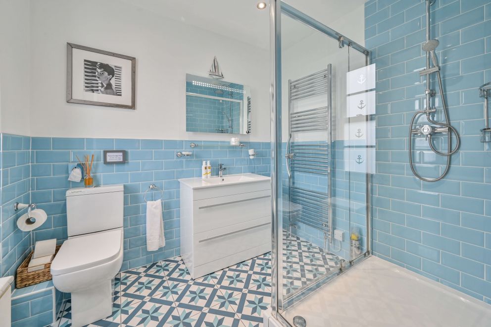 The Ensuite to the Main Bedroom - The Muntham Town House in Torquay