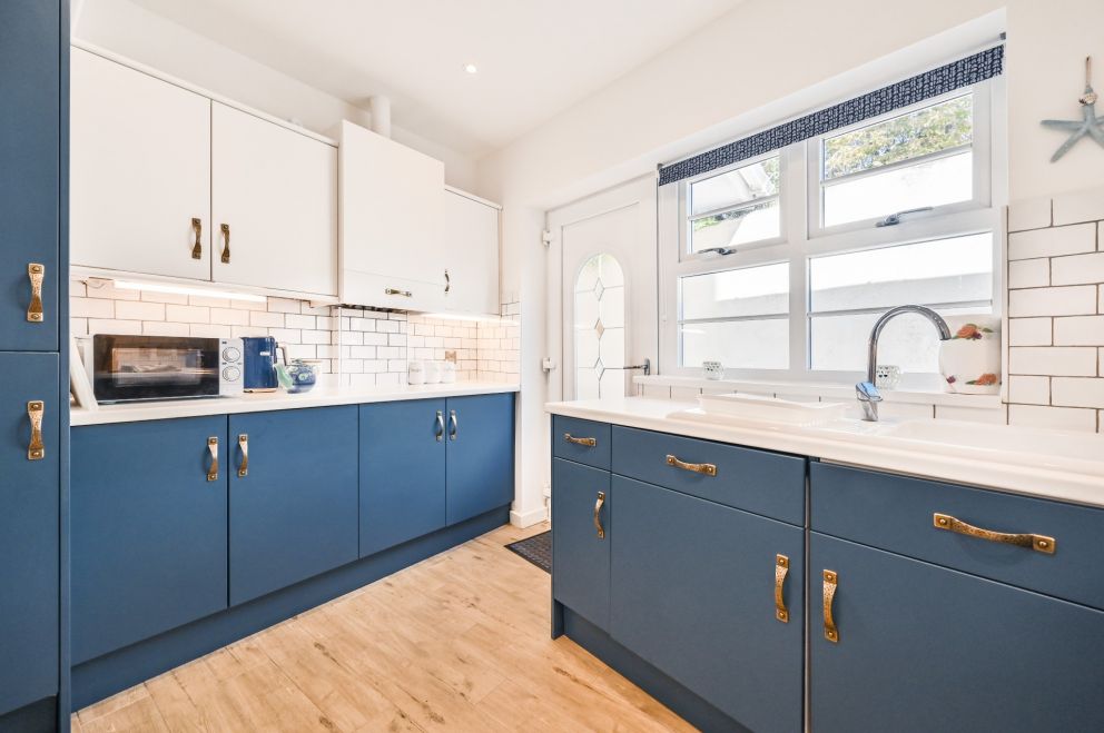 The Ellington Court Holiday Apartment in Torquay - Kitchen.