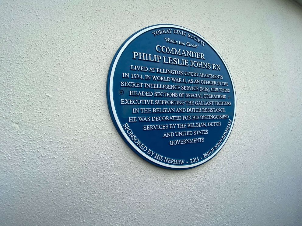 Ellington Court - Blue Plaque Property