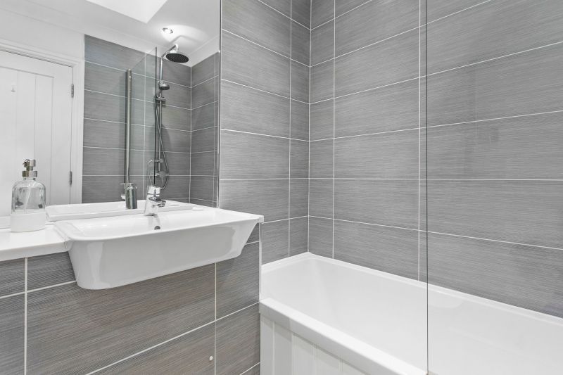 Ensuite bathroom with bath - Sea View Suite, The Corbyn Apartments, Torquay.