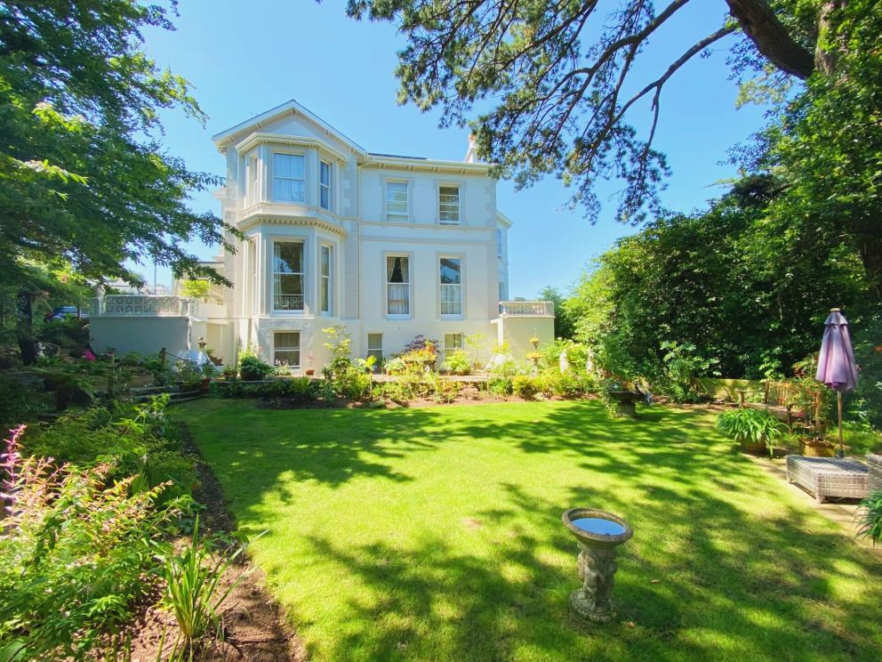 The Muntham Apartments - Rose Garden